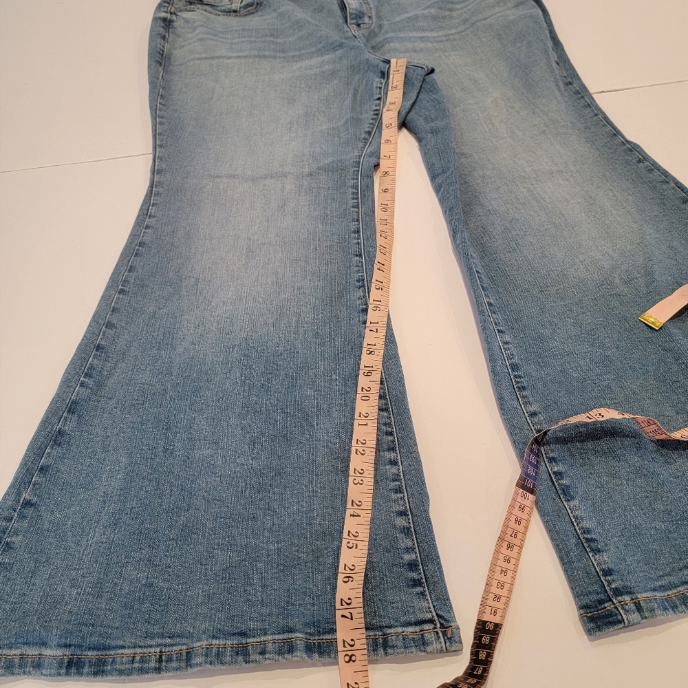 Torrid Perfect Flare Vintage Stretch Mid-Rise Jean Smooth Sailing Size 20 Short - Picture 11 of 17